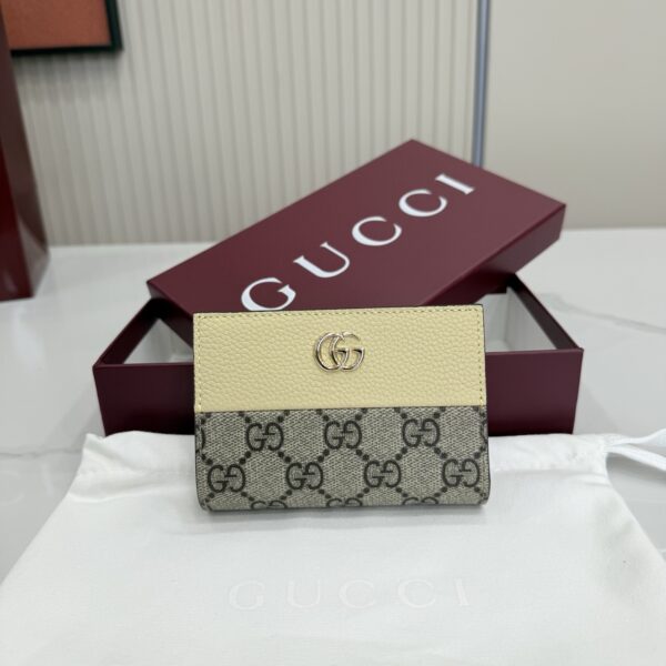 Gucci 772328 04