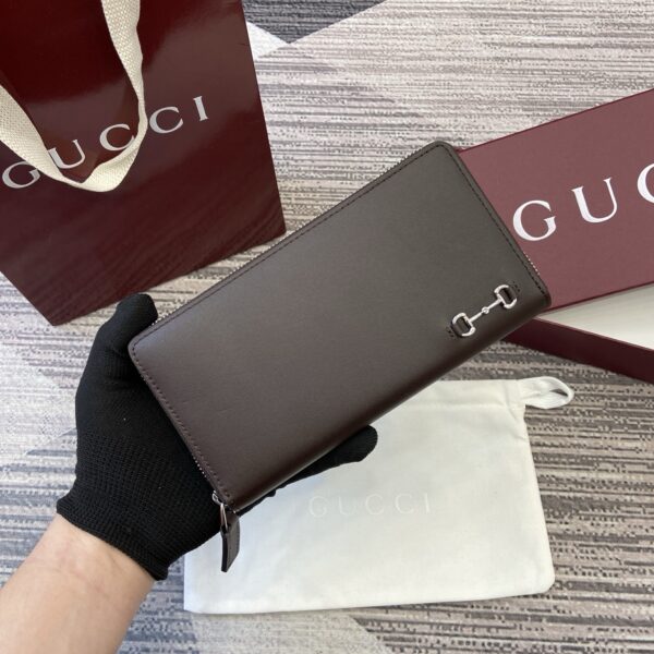 Gucci 846954 02