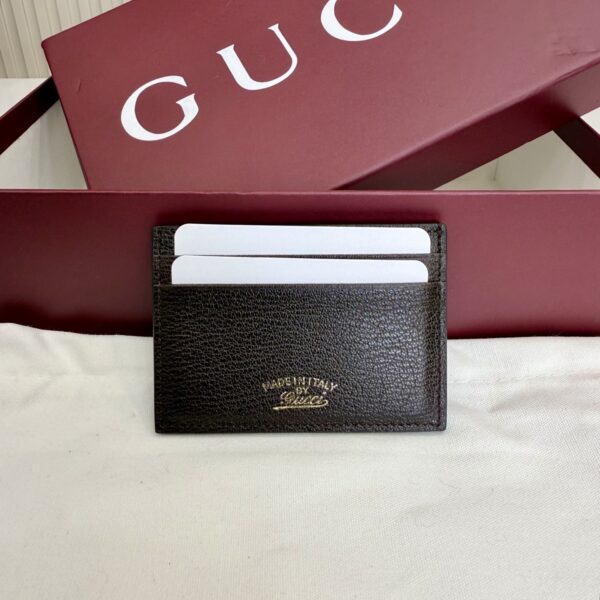 Gucci 867316 02