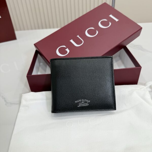 Gucci 867325 02