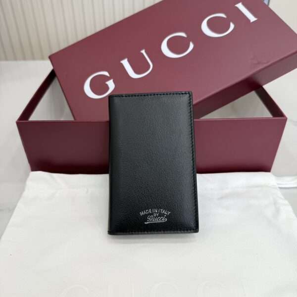 Gucci 867327 01