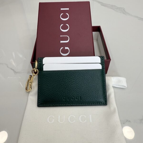 Gucci 855651 02