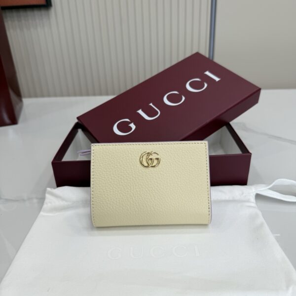 Gucci 772328 02