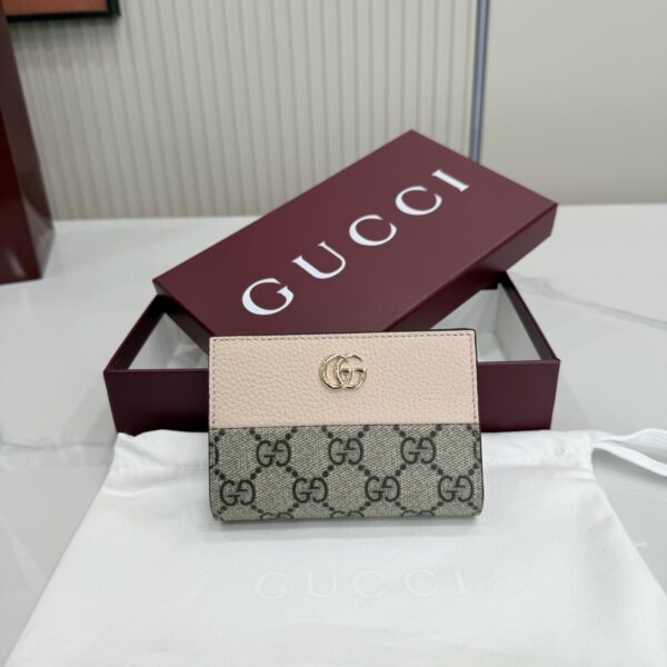 Gucci 772328 03