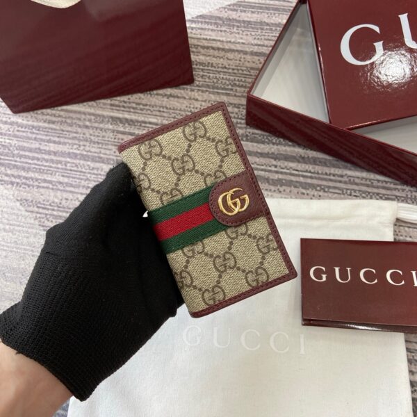 Gucci 834691 02
