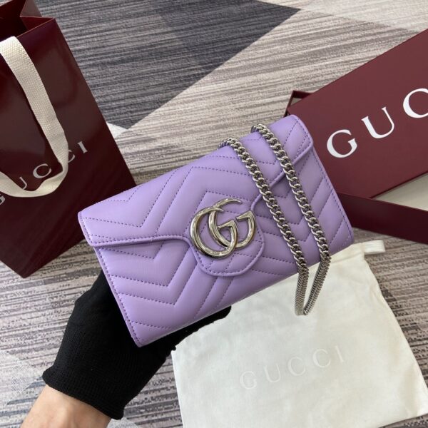 Gucci 837745 02