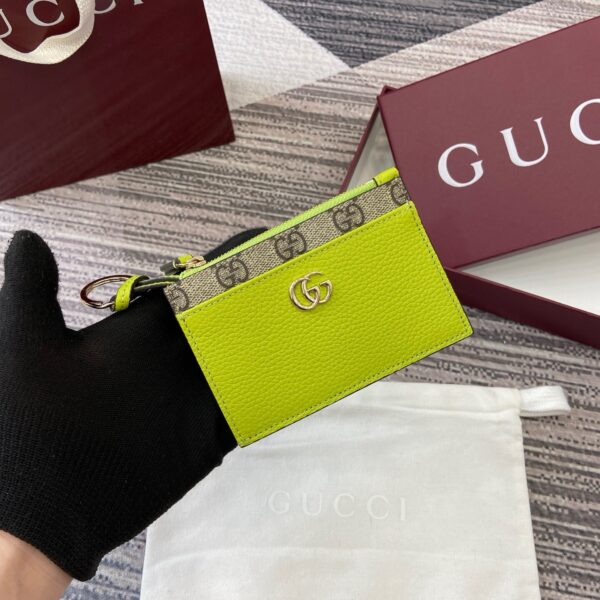 Gucci 837966 05