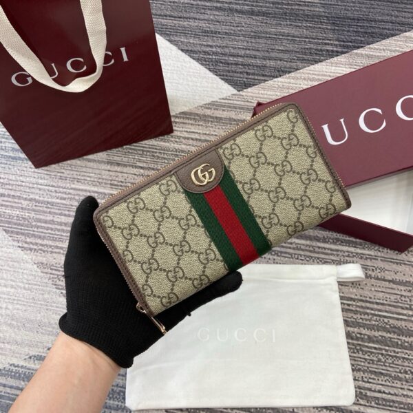 Gucci 838484 02