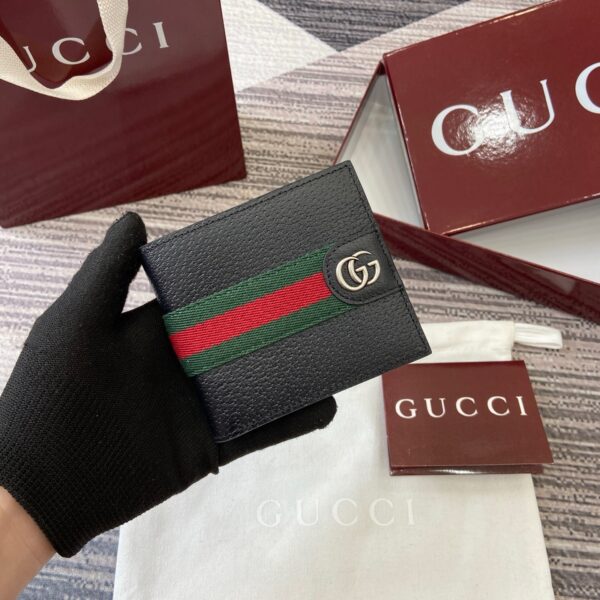 Gucci  834271
