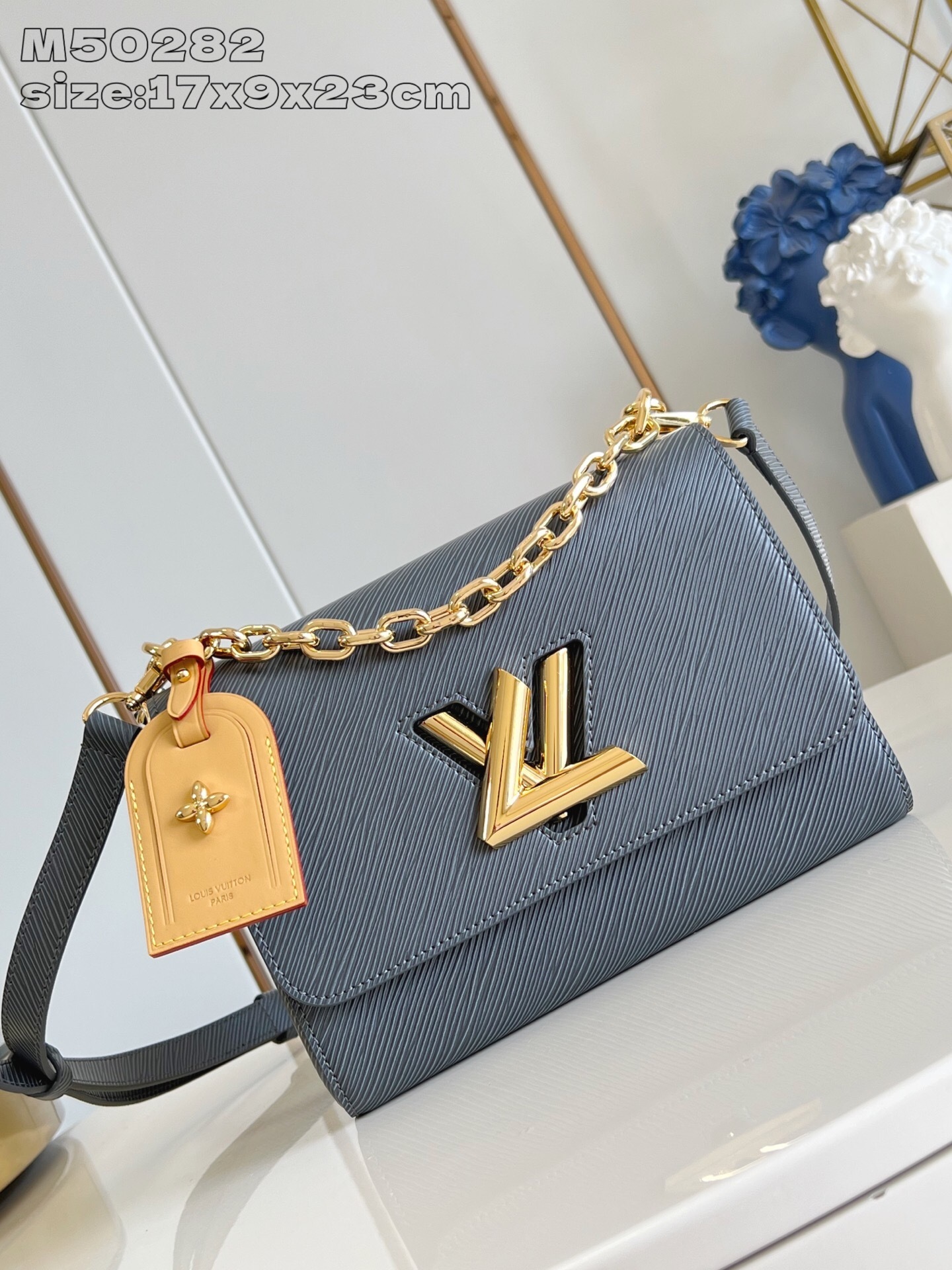LV M50282 01