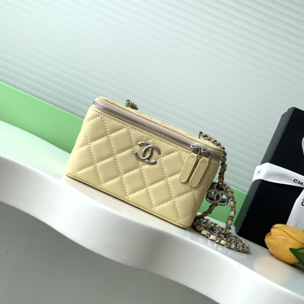Chanel AP3940 03