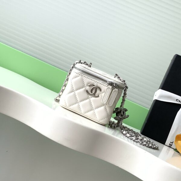 Chanel AP3941 02