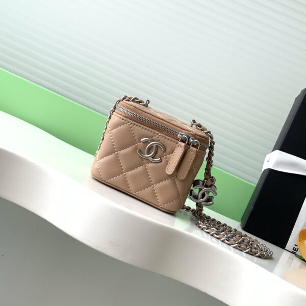 Chanel AP3941 03