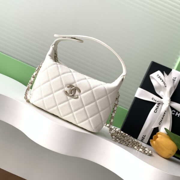 Chanel AP4747 01