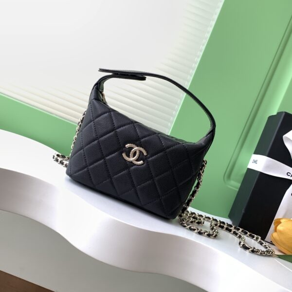 Chanel AP4747 02