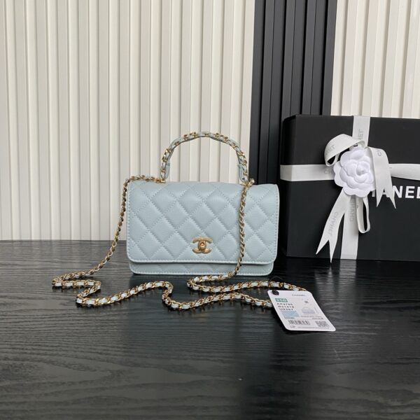 Chanel AP4785 04