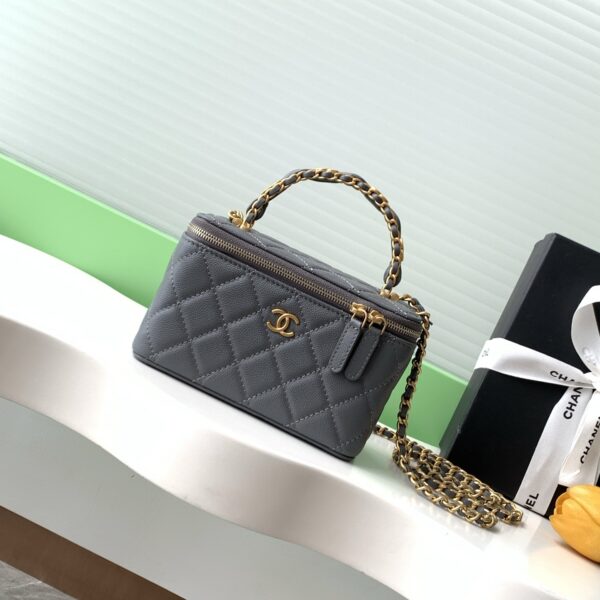 Chanel AP4799 06