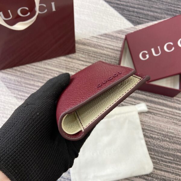 Gucci 817021 02