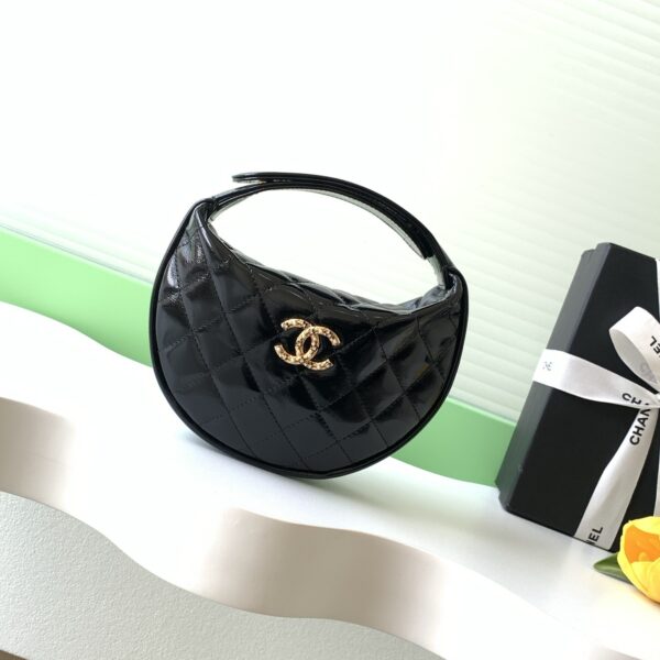 Chanel AP4976