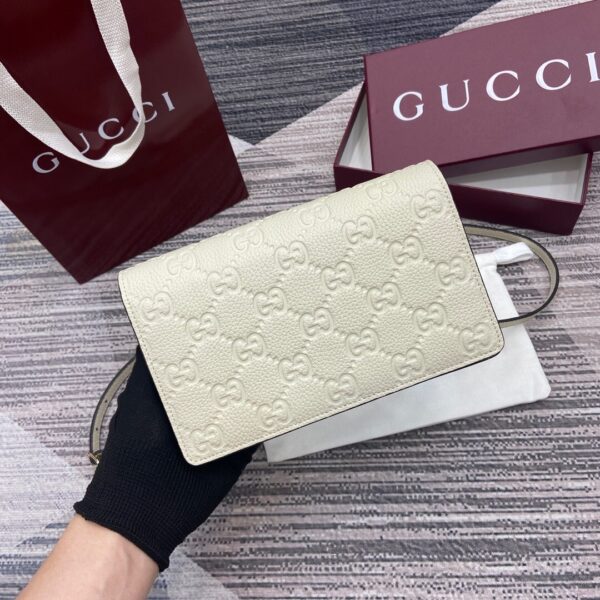 Gucci 818705