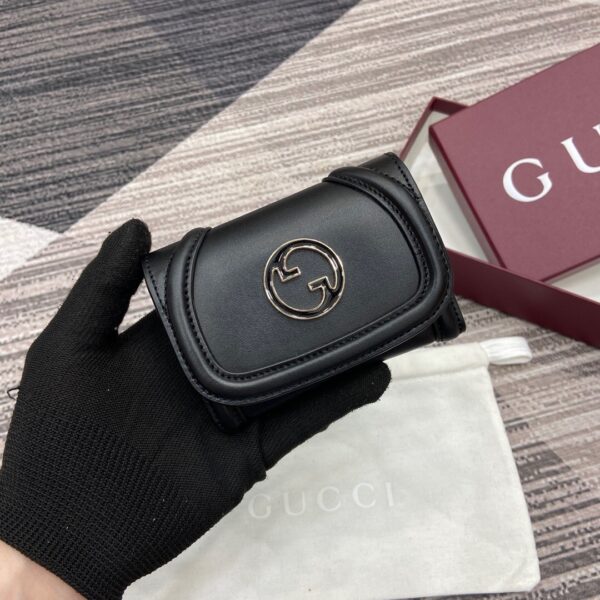 Gucci 818811 04