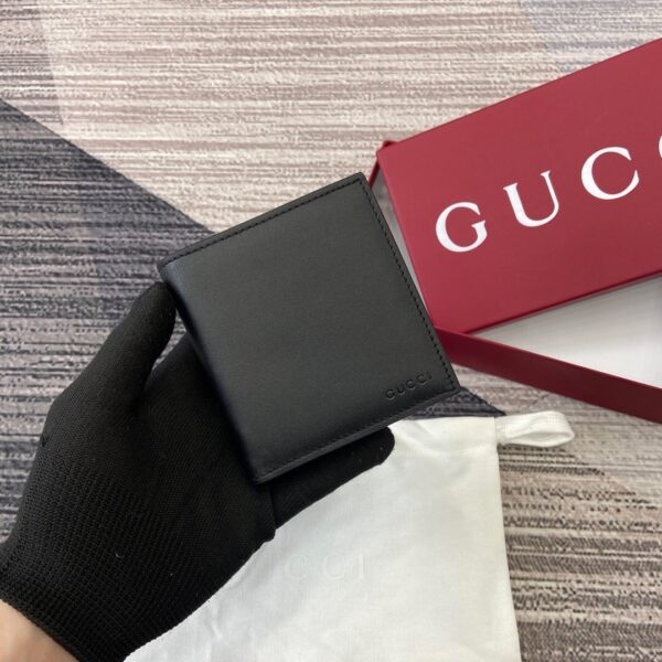 Gucci 818949 02
