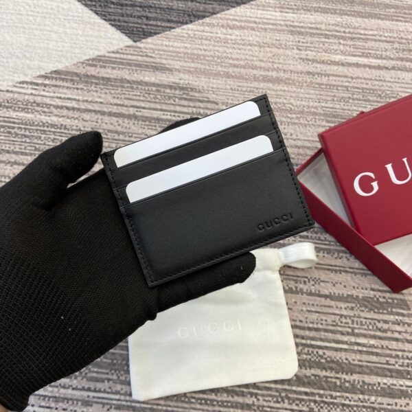 Gucci 818952 02