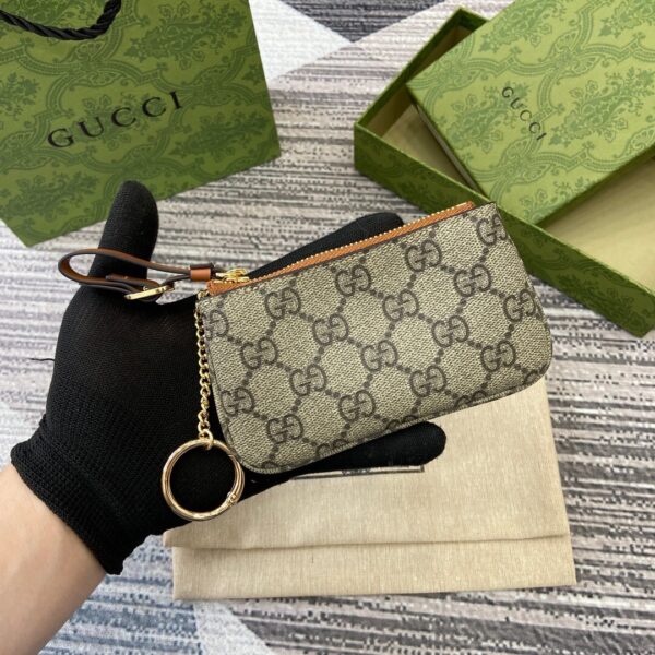 Gucci 819113 02