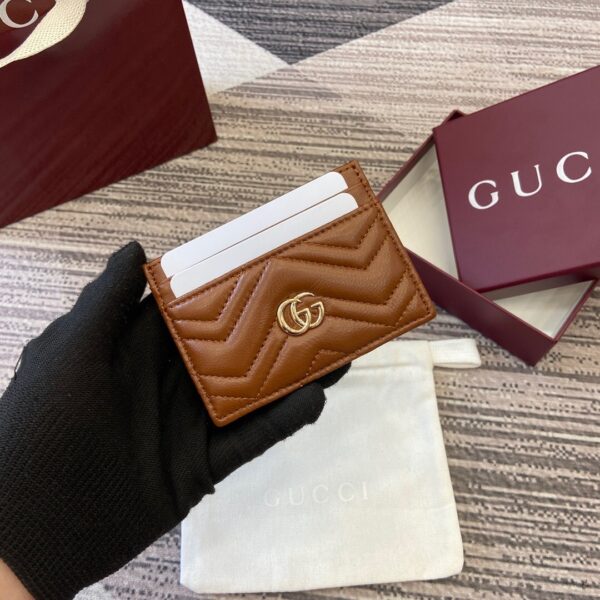 Gucci 443127 02