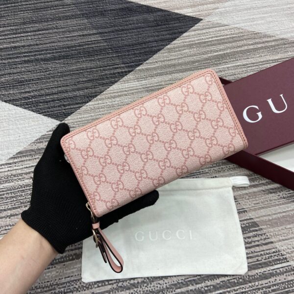 Gucci 819122 02
