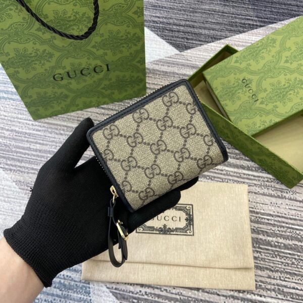 Gucci 819131