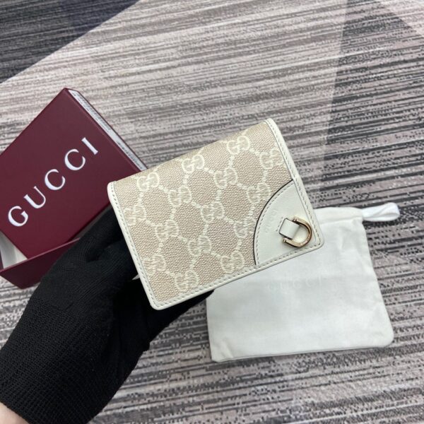 Gucci 820692 06