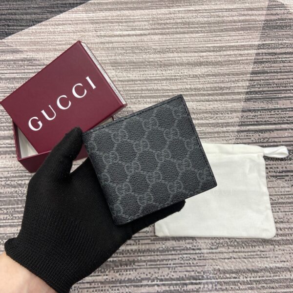 Gucci 821201 01