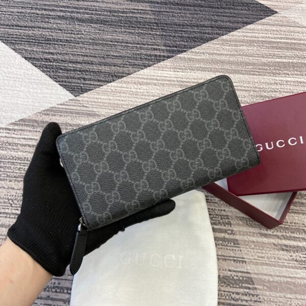 Gucci 821207 01