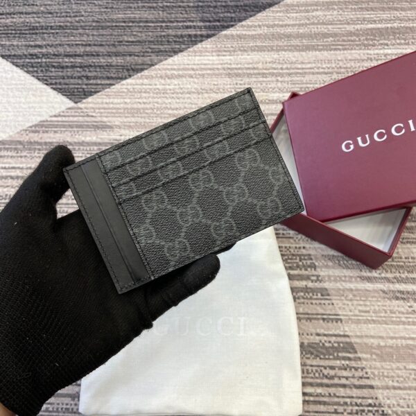 Gucci 821208 02