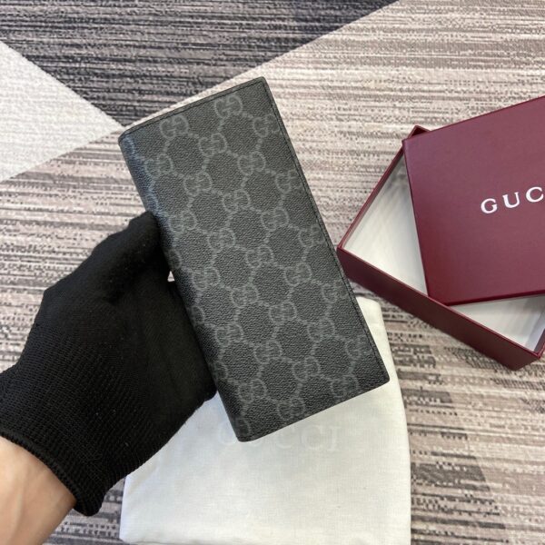 Gucci 821213 02