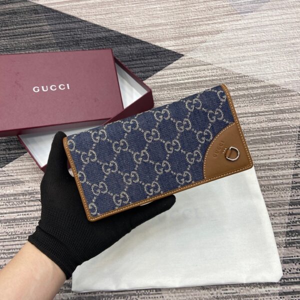 Gucci 821802