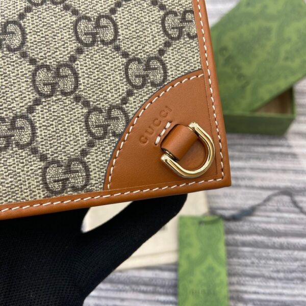 Gucci 821804 01