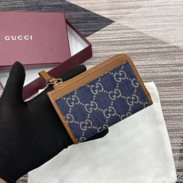 Gucci 821804 03