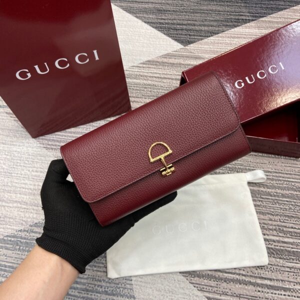 Gucci 828147 05