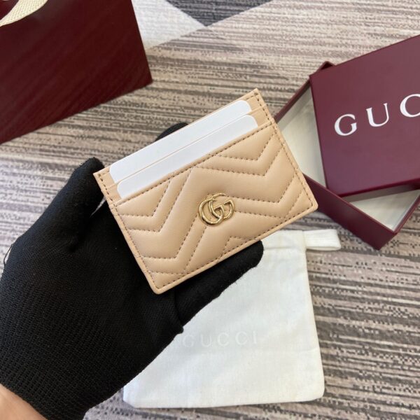 Gucci 443127 08