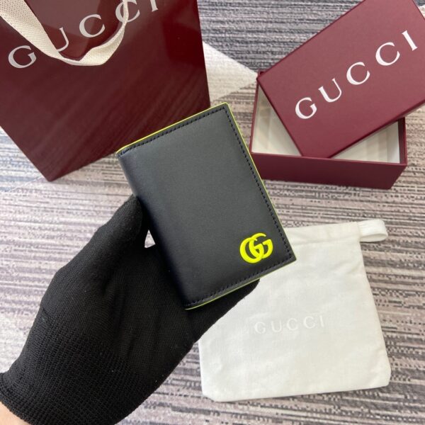 Gucci 835053 02