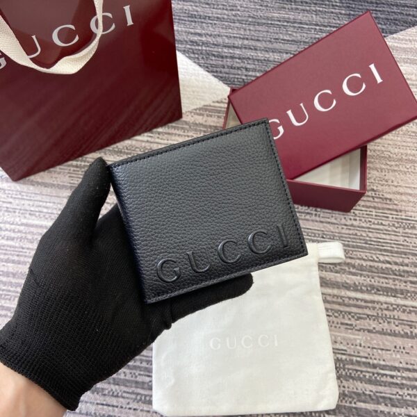 Gucci 835098 01