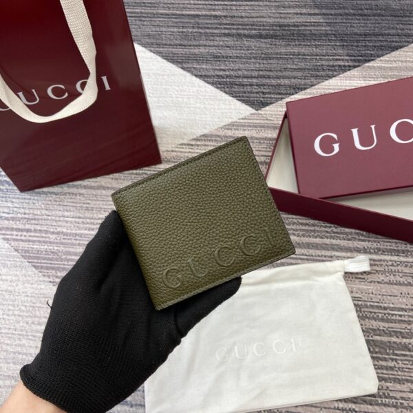 Gucci 835098 02