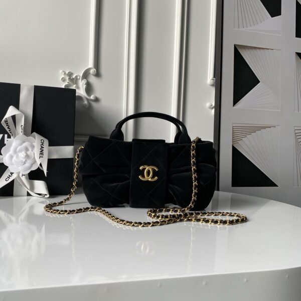 Chanel AS5849 04