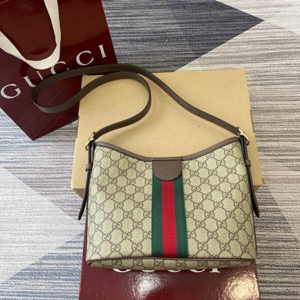 Gucci 836872 01