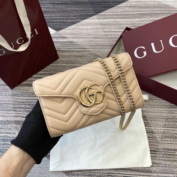 Gucci 837745 05