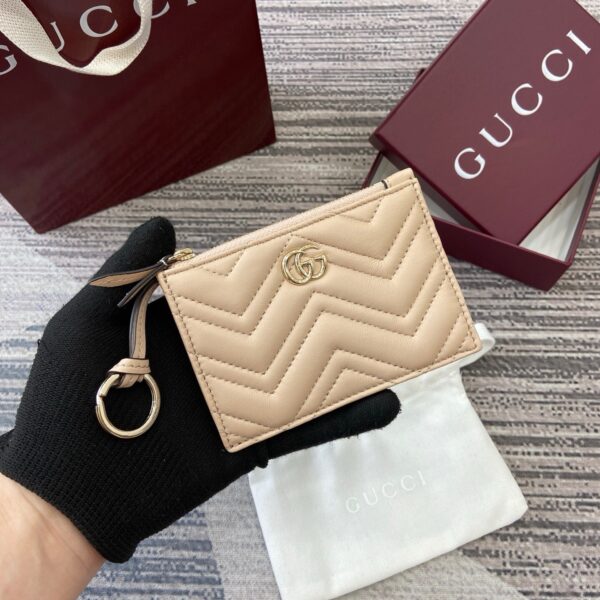 Gucci 837747 04