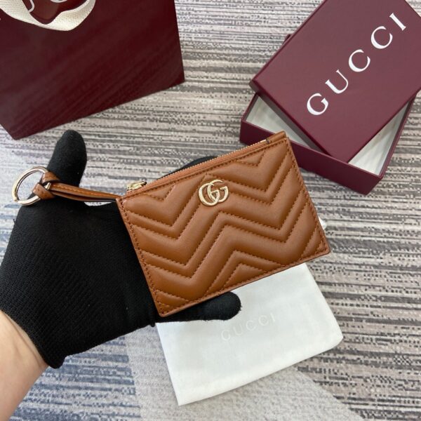 Gucci 837747 05