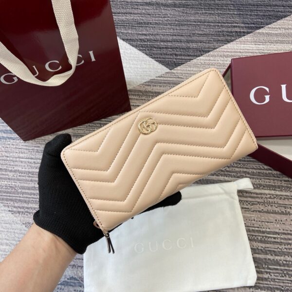 Gucci 837758 06
